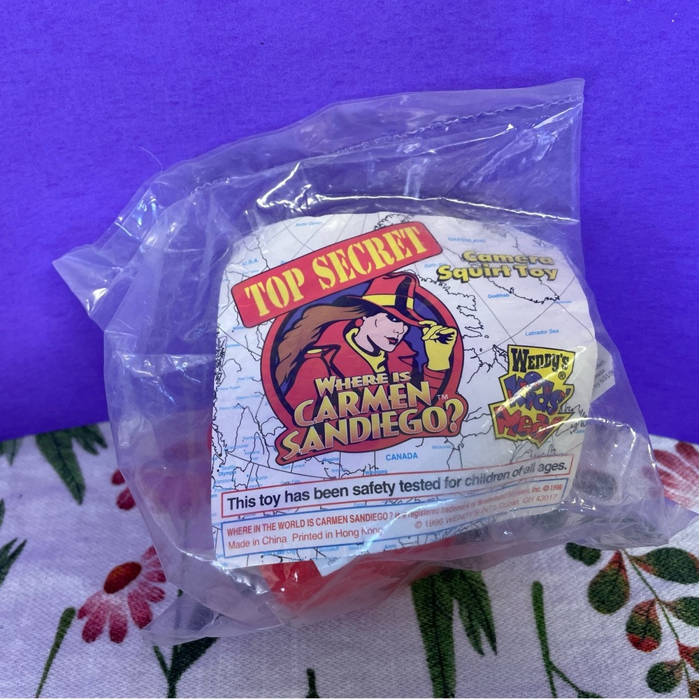 Wendy's Kids Meal Where is Carmen Sandiego (Camera Squirt Toy)